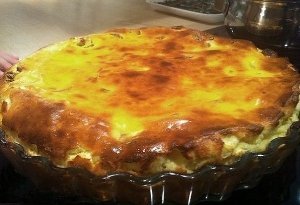 ЗАПЕКАНКА НАИВКУСНЕЙШАЯ.Продукты:4 пачки творога, 4 яйца + 1 белок, 0,5 стакана сахара, пакетик ...