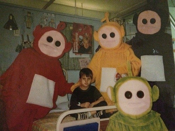    )))