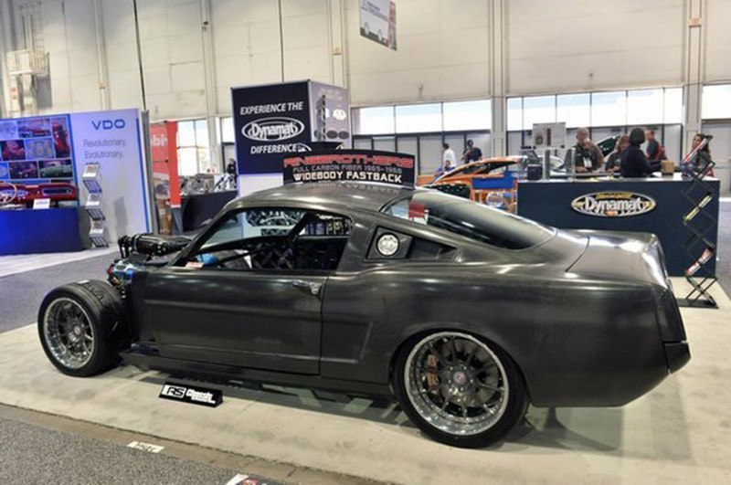 Ford Mustang - 4
