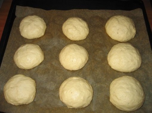 Банановые булочки.Продукты:600 гр. муки20 гр. сливочного масла0,5 пачки быстродействующих дрожжей (5 ... - 5