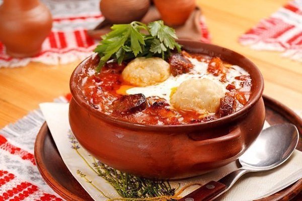 ТОП-10 потрясающих рецептов блюд в горшочках.1.Жаркое из курицы по-русскиИнгредиенты:Курица весом ...