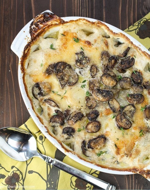 Запеканка с грибами и картофелем .На 100грамм - 95.58 ккал Б/Ж/У - 4.98/4.42/9.45 Ингредиенты: - 350 ...