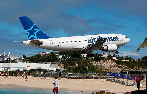 Maho Beach        .      300   -. ... - 4