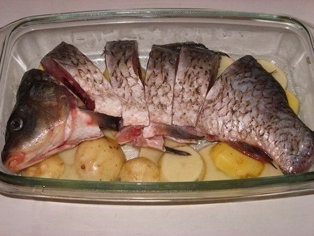 Сочнейшая рыбка в духовочке! Аромат великолепный! КАРП, ЗАПЕЧЕННЫЙ С ОВОЩАМИ Ингредиенты: - карп - ... - 2
