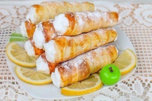 Топ-9 рецептов вкуснейшей выпечки.1. Слоёнки с творожной начинкой и изюмомИнгредиенты:- Тесто ... - 9