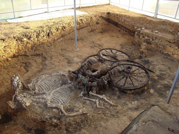 Фракийская колесница 1 в. н.э., найденая возле села Караново. Болгария. 2008г