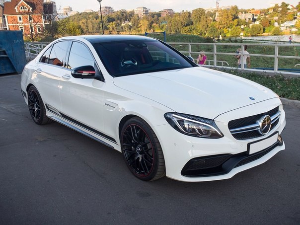 Mercedes-AMG C63