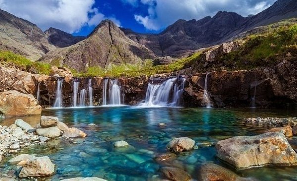 Каскадный водопад на острове Скай, Шотландия, Великобритания