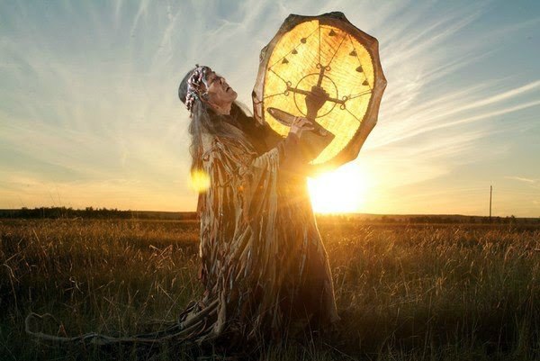 58 советов верховного Шамана Тувы. • Собирайте камни с рек. Они обладают большой силой и энергией. • ...