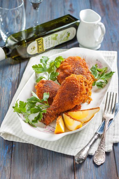 Цыпленок по-венски (Backhendl). Бакхендль готовится в Австрии с 18-го века, раньше это блюдо ... - 2