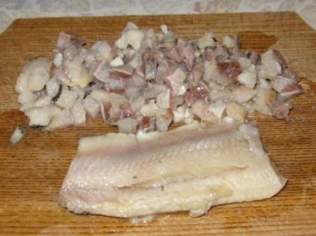 Слоёный салат с селедкой, свежим огурцом и сыром. Ингредиенты сельдь с/с 1-2 шт. сыр 150 гр. ... - 3