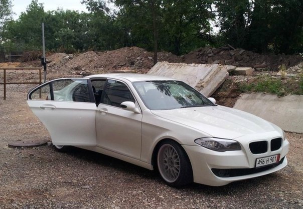      BMW    - 8