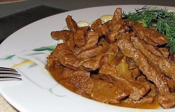 БЕФСТРОГАНОВ.ИНГРЕДИЕНТЫ: 0,5 кг говядины (лучше поясница, почечная часть или вырезка), 50 мл ...