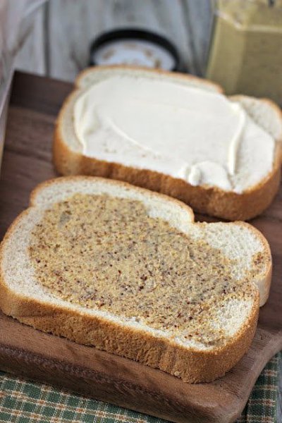 Сэндвич с сыром и ветчиной.Легко, быстро, а главное — вкусно! Ингредиенты:Хлеб для тостов — 2 ... - 2
