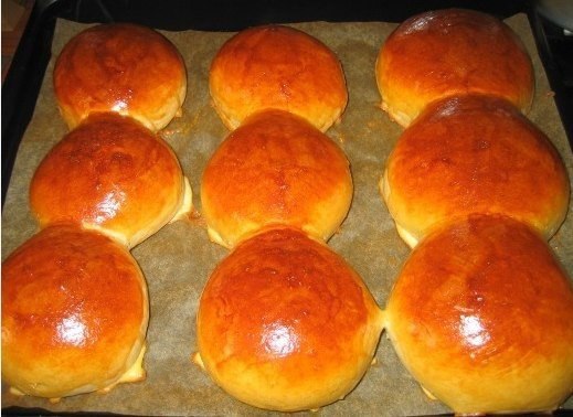 Банановые булочки.Продукты:600 гр. муки20 гр. сливочного масла0,5 пачки быстродействующих дрожжей (5 ... - 6
