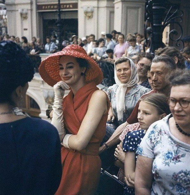  Christian Dior   1959 . - 5
