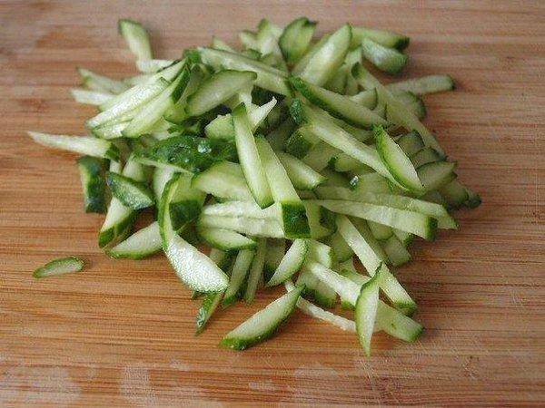 Салат из пекинской капусты с курицей.Ингредиенты:Пекинская капуста – 300 грКуриное филе – 1 ... - 5