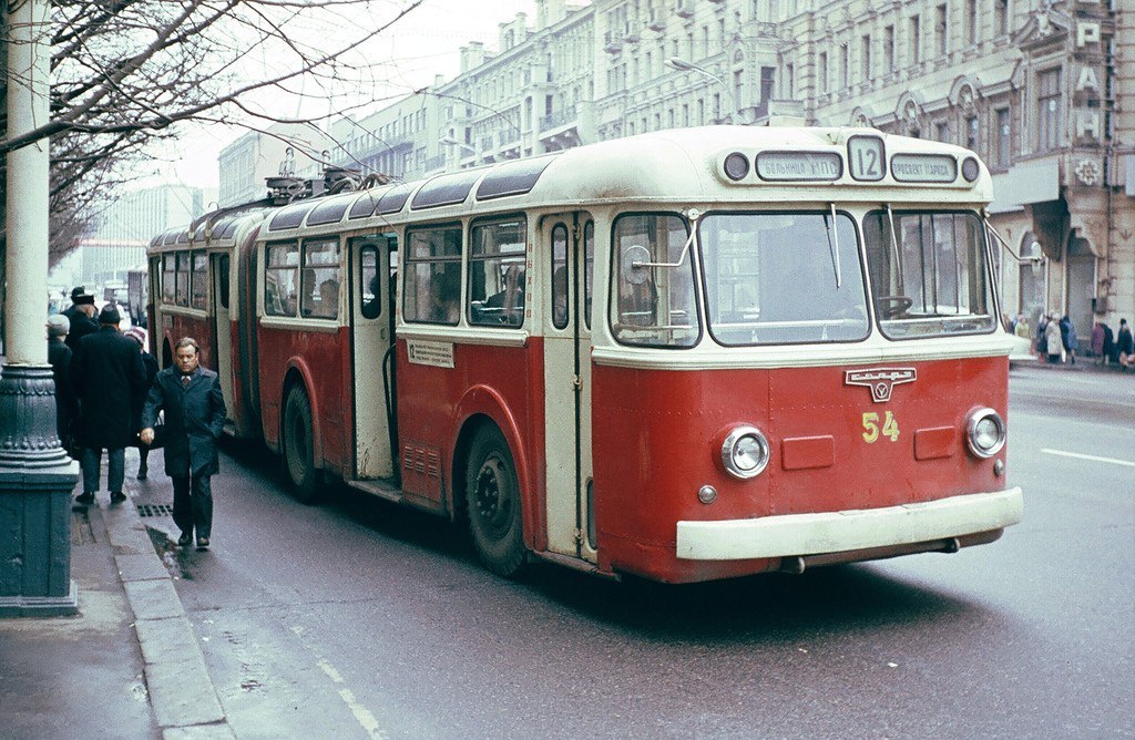 1973 .