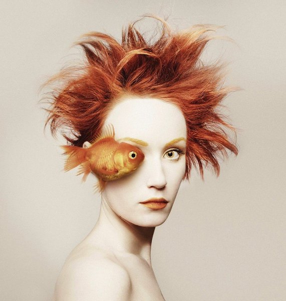     :  Flora Borsi - 6