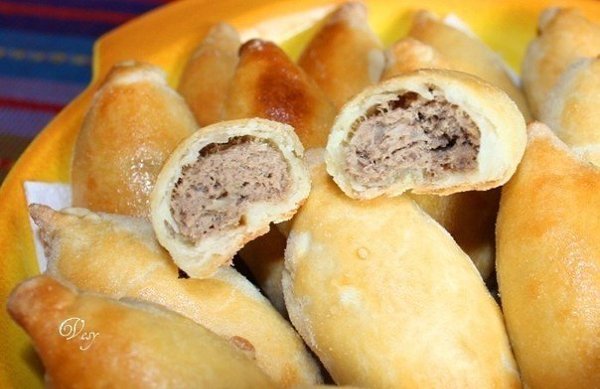 Пирожки, как у бабушки: 5 простых рецептов.1. Печеные пирожки с творогомИнгредиенты:для теста: кефир ... - 3