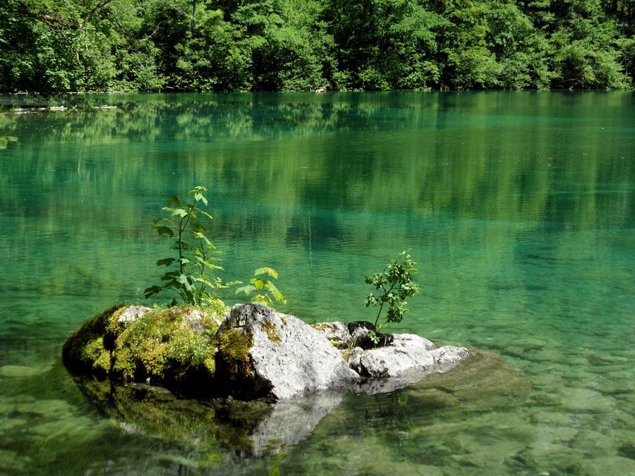 В регионе Берхтесгаден (Berchtesgaden), неподалеку от границы Германии с Австрией расположено одно ...