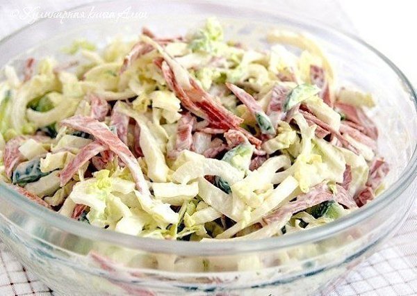 Подборка салатов со свежими ОГУРЧИКАМИ. 1. Куриный салат с яйцами и грибами Ингредиенты: Копченая ... - 10