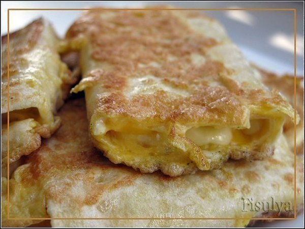 Завтрак на скорую руку.Тонкий армянский лаваш - удивительно удобный продукт для множества ...