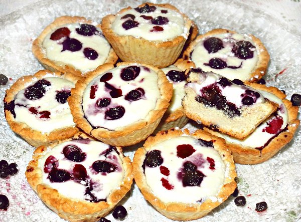 Очень вкусные песочные корзиночки с черникой в творожной заливке - настоящее наслаждение для ... - 3
