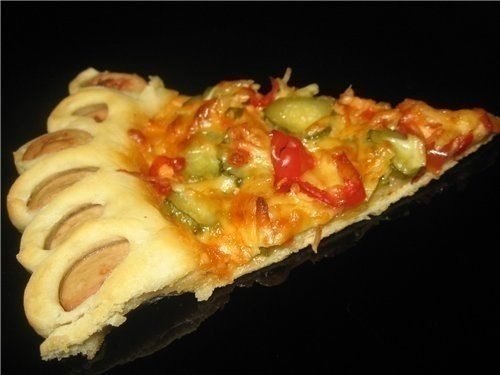 Пицца с вкусным краешком.Ингредиенты:150мл тёплой воды0.5 ч.л. сахара0.5 ч.л. соли2 ст. ложки ...