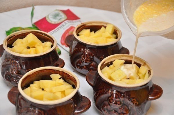 Охотничьи колбаски с картофелем в горшочках.Ингредиенты:На 4 горшочка:картофель – 1 кг,охотничьи ... - 5