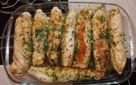 Куриные рулетики по-домашнему.Ингредиенты (на 8 порций):- Куриное филе- 8 шт грудки(1,5кг)- Сыр ... - 5