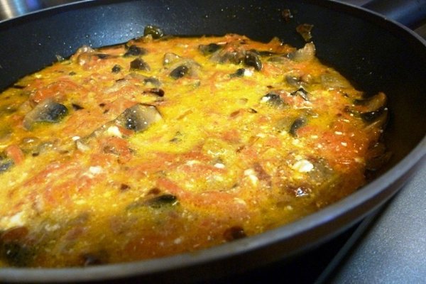 Мясные ежики в томатно-грибной подливе.Ингредиенты:Фарш мясной — 300 гРис — 1 стак.Лук репчатый — 2 ... - 7