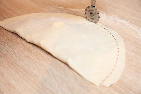 Чебурек с брынзой.Вкусный чебурек — не обязательно с мясной начинкой! Не верите? Проверьте сами! ... - 7