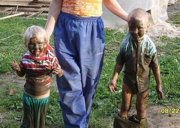 - УУУРРААААА! Мама приехала! - бежала бабушка, обгоняя своих внуков!