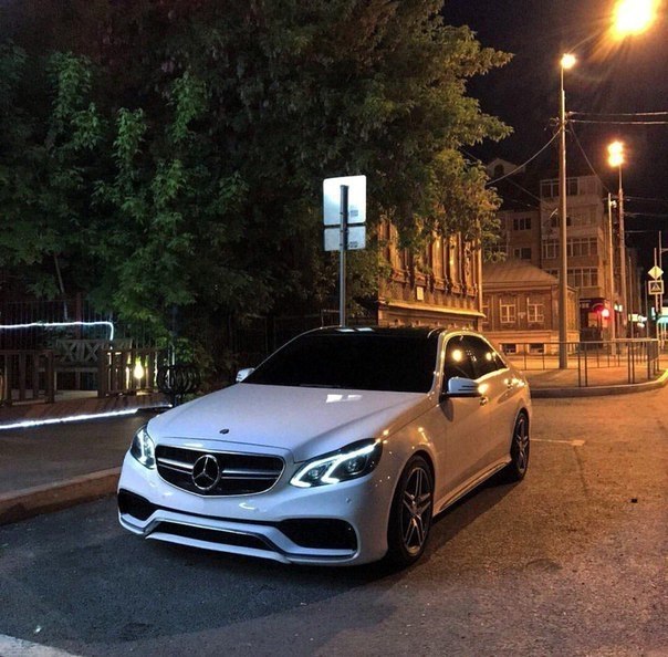 Mercedes-Benz E63 AMG