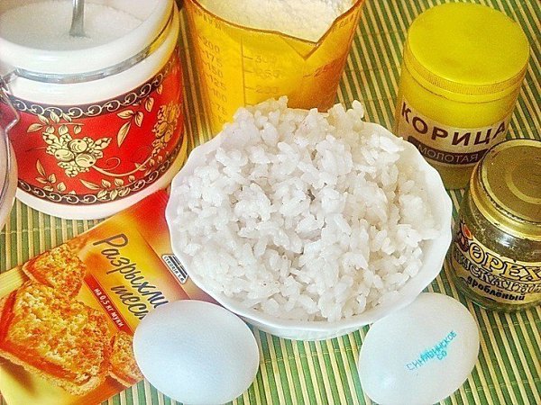 Рисовые шарики с абрикосовым сиропом.Время приготовления: 45 минутКоличество порций: ... - 4