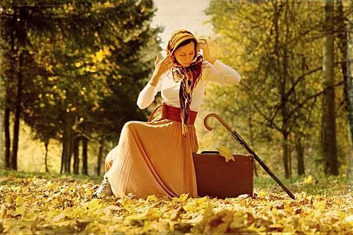 @. Пакует чемоданы Лето: Жару, цветы кладет в пакеты, И стопкой ровной после сушки – Из одуванчиков ...