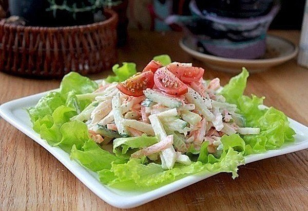 5 лёгких и очень вкусных салатов до 100 ккал (на 100 г).Сохрани себе!1. Супер-лёгкий салатик для ...