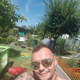 Dima, ʸ, 41 