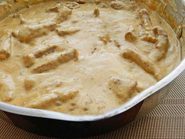 МЯСО ТУШЕНОЕ СО СМЕТАНКОЙ.ИНГРЕДИЕНТЫ: 500 г говядины (или свинины); 2 головки репчатого лука; 150 г ... - 6