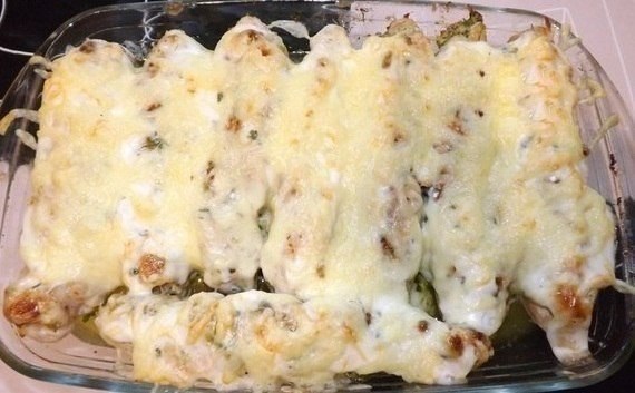 Куриные рулетики по-домашнему.Ингредиенты (на 8 порций):- Куриное филе- 8 шт грудки(1,5кг)- Сыр ...