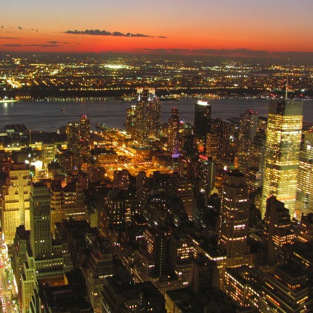 Мечта никогда не бывает слишком далёкой или грандиозной. Если можешь представить, можешь и сделать.