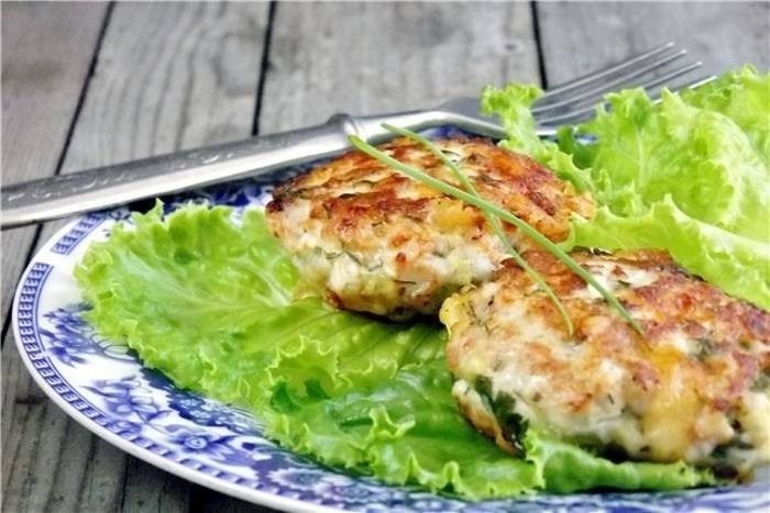 Куриные котлеты с сыром .на 100грамм - 116.45 ккалБ/Ж/У - 18.49/2.8/3.05 Ингредиенты: Куриное филе - ...