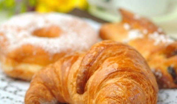 ТОП-6 ВКУСНЫХ РЕЦЕПТОВ КРУАССАНОВ .1. Круассаны вариант из фантастического теста ИНГРЕДИЕНТЫ: мука - ...