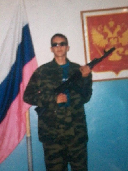 Поставить русского солдата на колени может только красивая голая женщина, вставшая на четвереньки ! ...