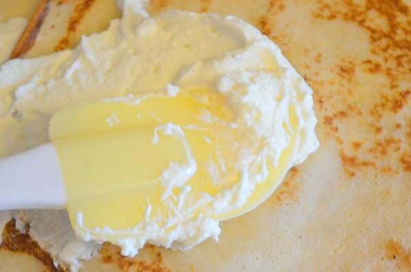 Рулетики из блинчиков с творожно-банановым кремом — вкуснее вы не пробовали! Ингредиенты: Для ... - 2