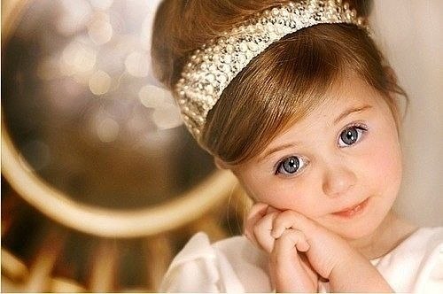 Быть мамой девочки — это значит, что дома есть маленькая модница, помощница, няня, повар, художница, ... - 3