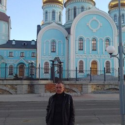 Владимир, 59, Новобурейский