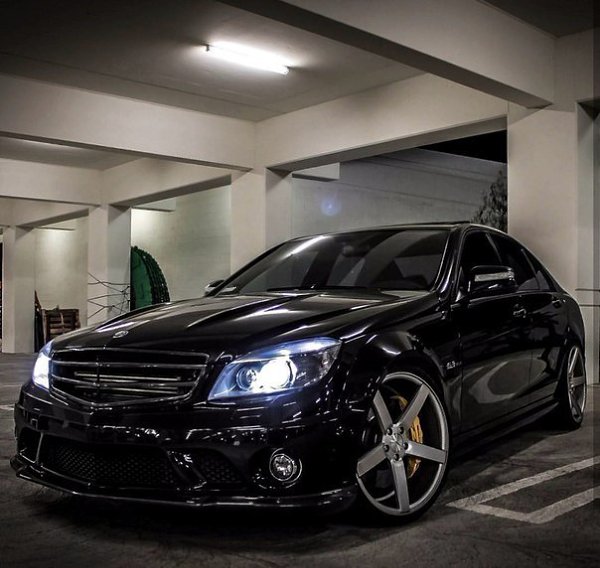 Mercedes-Benz C63 AMG