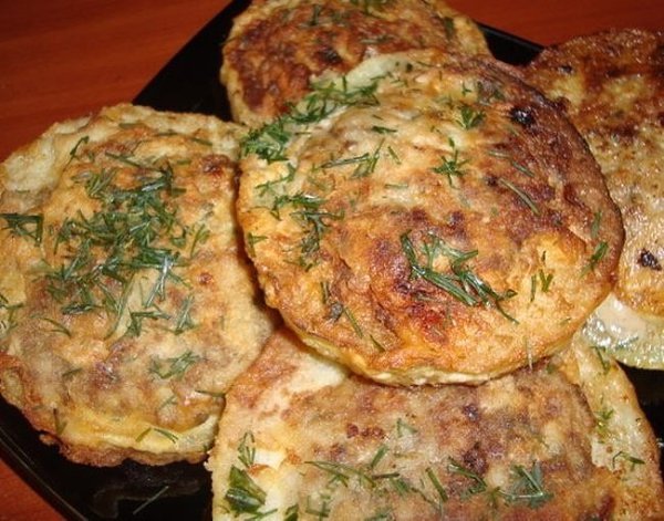 Фаршированные кабачки в тесте.#летнее_меню@vk.cookingкабачки – 1шт. (большой);колбаса – 400гр. ...